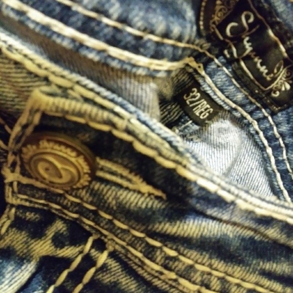 Shyanne Aztec Overlay Jean - Picture 3 of 5